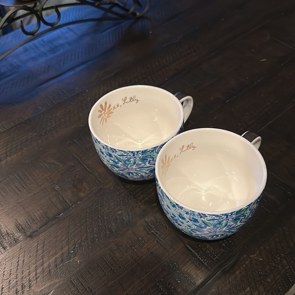 Lilly Pulitzer Tiger XX Lily Blue Floral Two 12oz Coffee Mugs Tea Cups Collector - Picture 8 of 16
